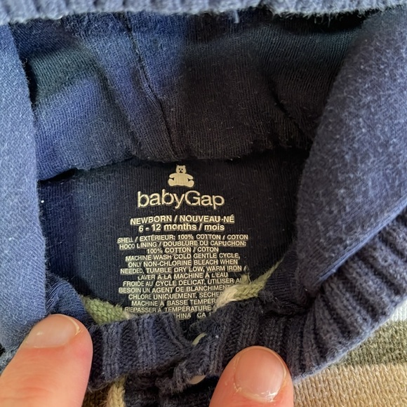 6-12M GAP knit winter romper - Picture 3 of 3